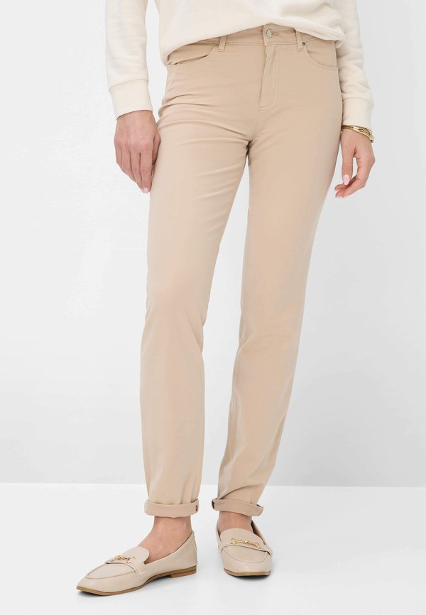 STYLE SHAKIRA - Jeans Slim Fit - almond