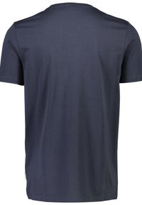 Navy blue puuvillateeppari, jossa on pyöreä kaula-aukko, lyhyet hihat ja sileä pinta. Ei näkyviä kuvioita tai suunnitteluja. Takakuvassa.