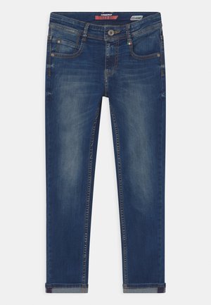 Dunkelblaue Jeans mit geradem Schnitt, Fünf-Taschen-Design und umgeschlagenen Säumen; mit einem ausgebleichten Waschlook und Steppnähten.