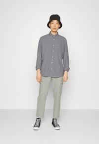 Marc O'Polo BUTTON DOWN LONG SLEEVE ONE POCKET - Camisa - nordic grey melange