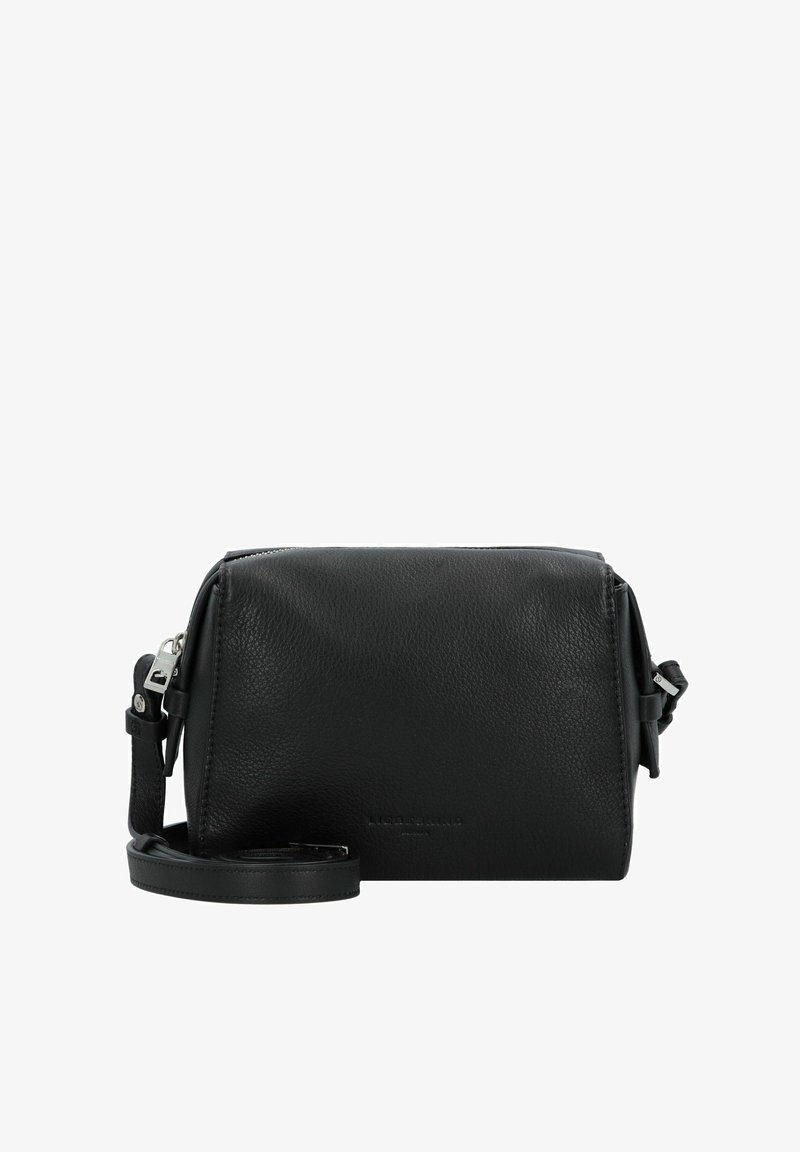 Schwarze Leder-Crossbody-Tasche mit strukturierter Oberfläche, rechteckiger Form, Reißverschluss, verstellbarem Schultergurt und Akzenten aus Silbermetall.