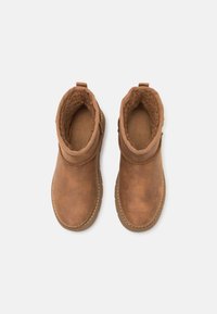 Skechers KEEPSAKES MINI BOOT - Bottines à plateau - chestnut