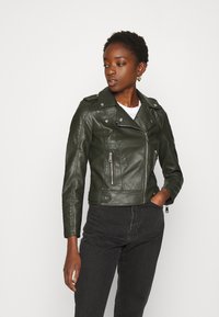 Vero Moda VMKERRIULTRA  - Casaco de pele sintética - rosin