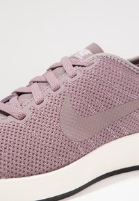 Nike Sportswear Tenisky - mauve