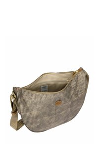 Borsa a tracolla beige con trama intrecciata, dotata di tracolla regolabile color cuoio, chiusura a cerniera superiore aperta e una piccola tasca interna con zip.