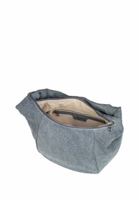 Szara torba denimowa o miękkiej fakturze, szerokim otwarciu i zapinanej na zamek wewnętrznej kieszeni. Wnętrze jest beżowe o gładkim wykończeniu.