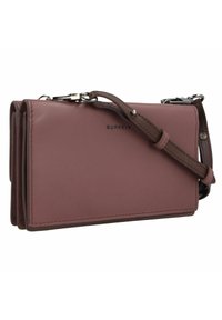 Borsa a tracolla in pelle rosa con design strutturato, tracolla regolabile, accessori in argento e marchiatura in rilievo sulla superficie frontale.