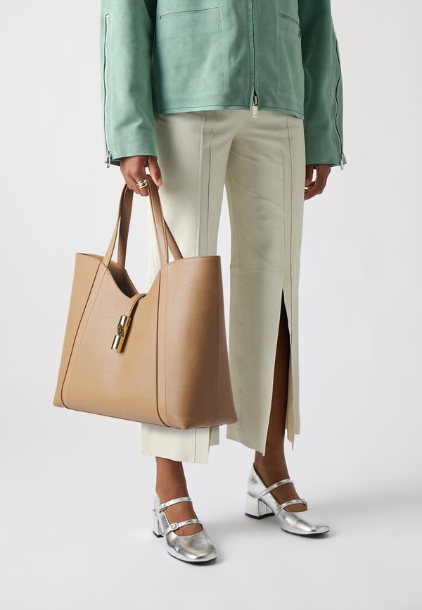 GOCCIA HOBO - Handbag - beige