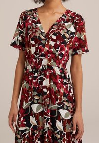 WE Fashion Day dress - red