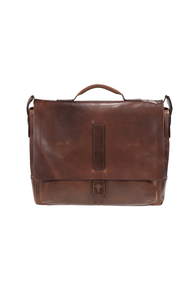 Brązowa skórzana torba na ramię z klapką, górnym uchwytem, regulowanym paskiem i przednią kieszenią. Charakteryzuje się gładką teksturą i wytłoczonym logo.