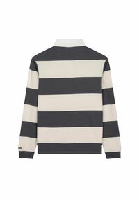 Polo a maniche lunghe con righe orizzontali blu e crema, materiale in cotone, colletto classico e dettaglio del logo sulla manica sinistra.