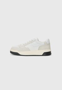 H667 CHAMALLOW - Sneakers - white