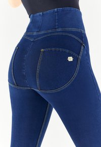 Freddy WR.UP CURVY CON GAMBA SUPER VITA ALTA - Jeggings - dark jeans