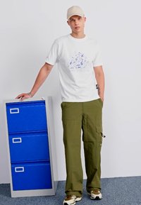 Thumbnail Image 2
