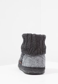 Giesswein Tofflor & inneskor - dark grey