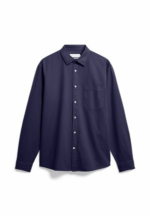 Marineblaue Langarm-Hemd mit Knopfleiste, linke Brusttasche vorne und klassischem Kragen, präsentiert auf weißem Hintergrund.