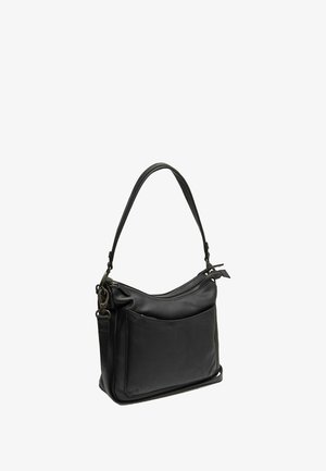 Sac à bandoulière en cuir noir avec une seule poignée, fermeture éclair et poche avant. Texture lisse et design minimaliste sans marque visible.