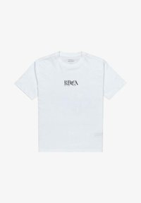 Camiseta de algodón blanca con mangas cortas que presenta un logo negro de "RVCA" en una fuente decorativa en la parte delantera. Diseño clásico de cuello redondo.