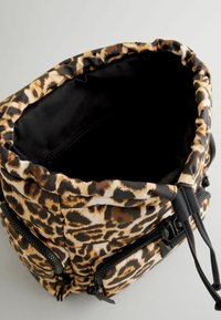 Next Sac de randonnée - leopard