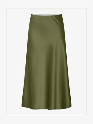 Saia de cetim verde oliva, até ao joelho, com uma textura suave e ligeira abertura. Apresenta um cós e não possui fechos ou padrões visíveis.