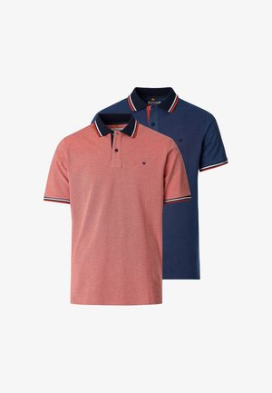 To korteærmede polo-shirts med stribede kraver og ærmekanter, den ene i pink og den anden i marineblå, vist på en hvid baggrund.