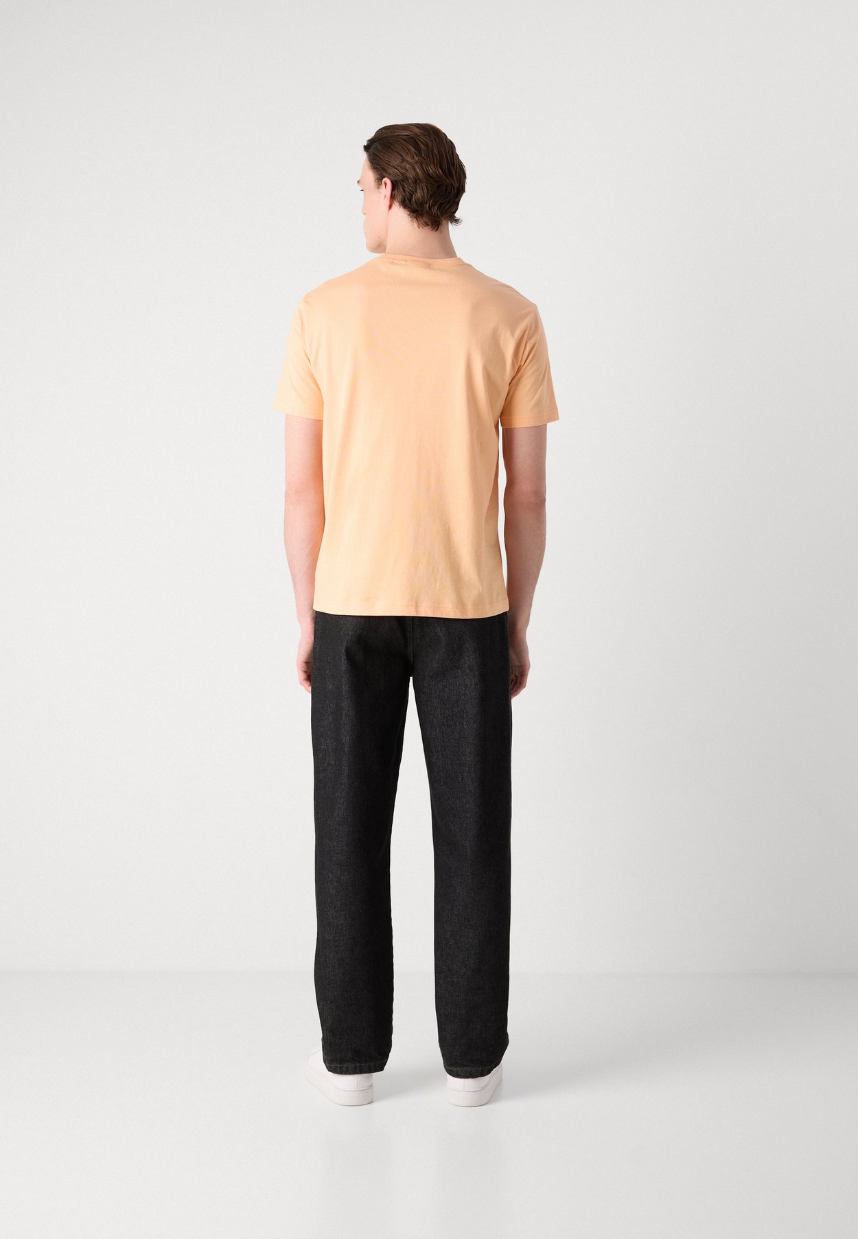 REG SHIELD SS T-SHIRT