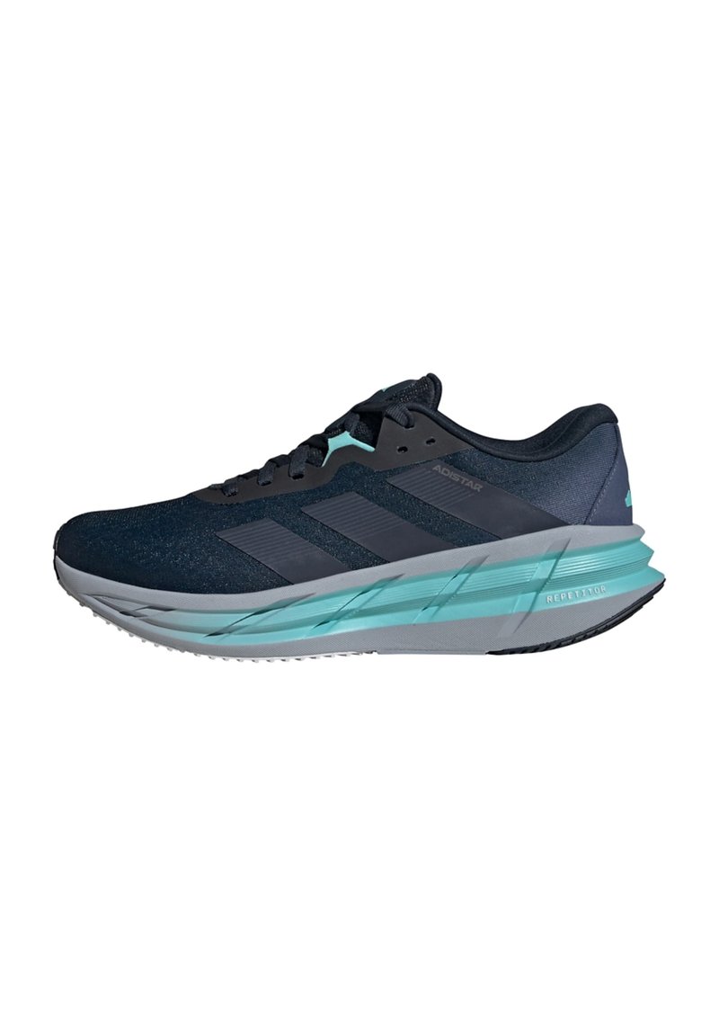 Des chaussures de sport avec une upper en maille bleu marine foncé, des accents gris et une semelle turquoise. Design léger avec finition texturée et rayures minimalistes.