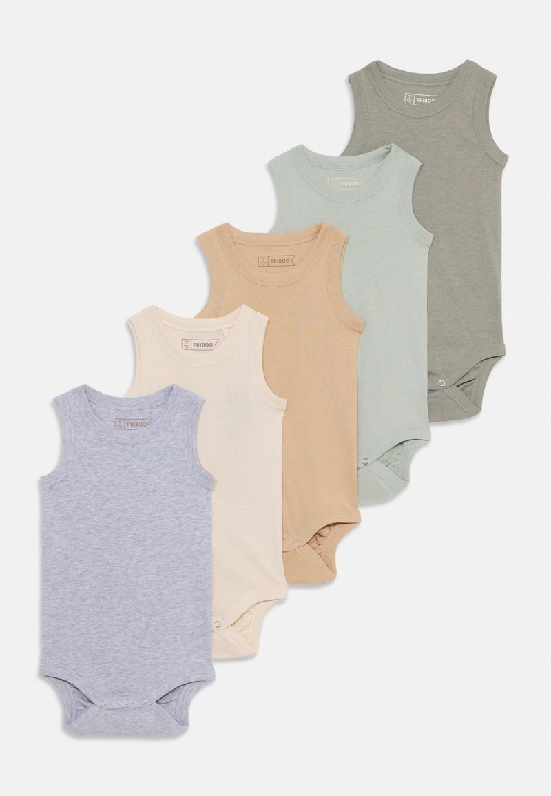 Cinque body per bebè senza maniche in grigio chiaro, beige, crema, verde tenue e oliva smorzato, realizzati in morbido cotone con chiusure a scatto nella parte inferiore.