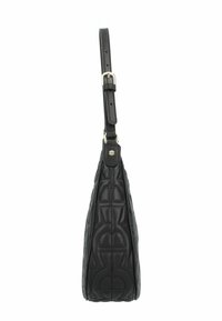 Borsa a mano in pelle nera con design trapuntato, forma affusolata, tracolla regolabile e dettagli in metallo di colore argento.