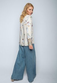 Emily van den Bergh Bluse - sand multi cats