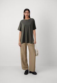 American Vintage PYMAZ - T-shirt - bas - carbone vintage