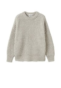 Pull en laine tricotée gris clair à manches longues avec col rond, ourlet et poignets côteillés, posé à plat sur un fond blanc.