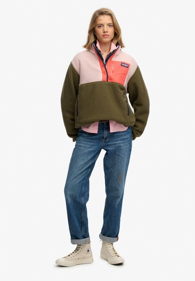 Veste, gilet ou pull en matière polaire : léger ou très chaud