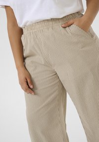 Thumbnail Image 4