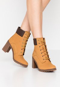 Timberland Šněrovací kotníkové boty - yellow