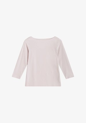 Prosta jasnoróżowa koszula z długim rękawem, szerokim dekoltem w łódkę i prostym dołem, prezentowana na białym tle.