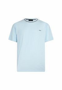 Maglietta azzurra a maniche corte realizzata in tessuto morbido. Presenta un colletto rotondo con un'accortezza nera e un piccolo logo sul petto.