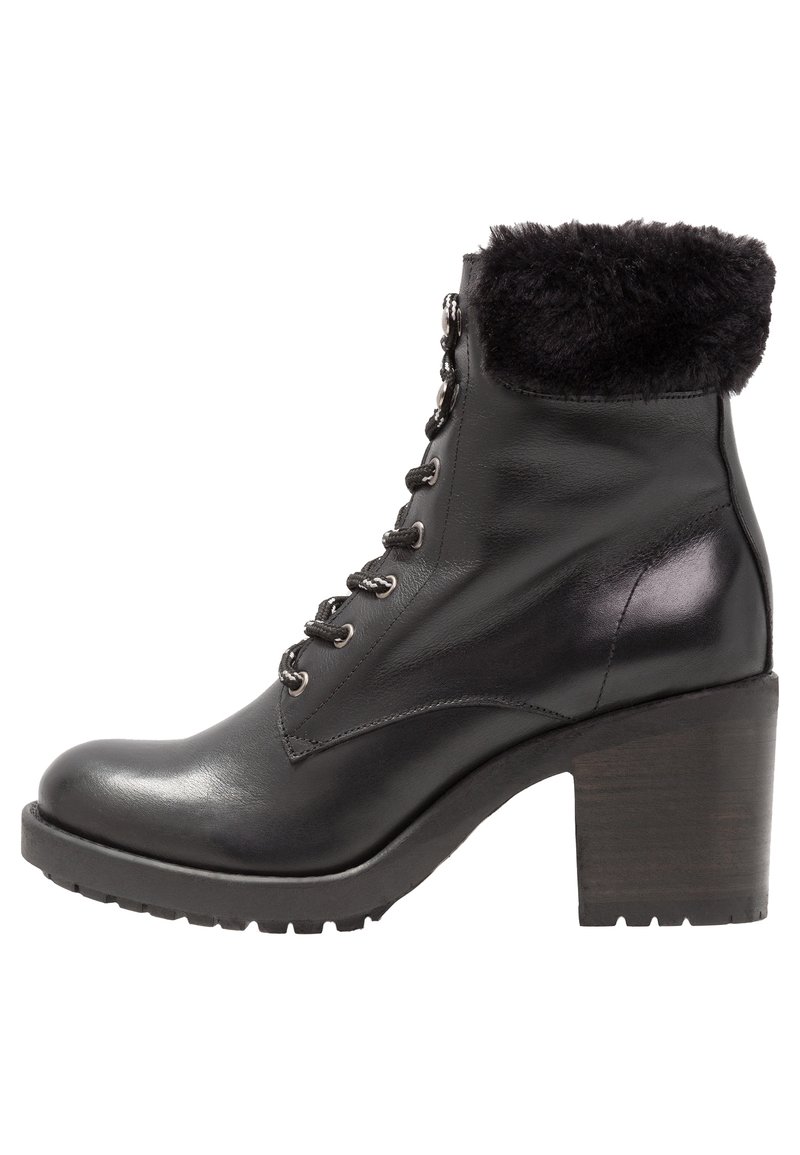 KIOMI Lace-up ankle boots black (Pre-owned) Zalando