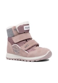 Różowe i szare dziecięce buty z zamszu i materiału tekstylnego, podwójne zapięcia na rzep, podszycie z futra i gumowe podeszwy; wyposażone w detal z logo.
