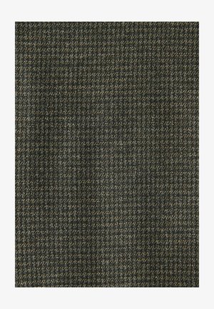 Strukturierter Stoff mit einem Fischgrätenmuster, bestehend aus dunkelgrauen und hellbraunen Fäden mit subtilen Variationen und Akzenten.