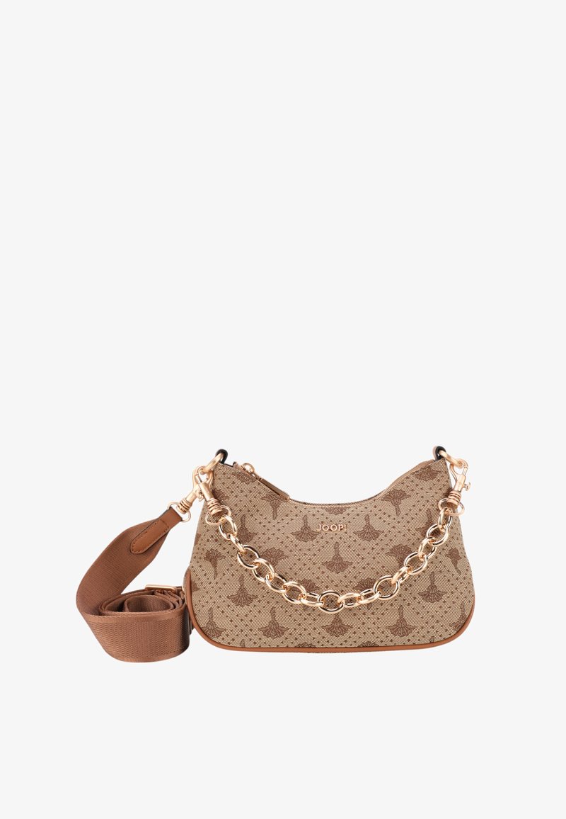 Borsa a tracolla beige con motivo e decorazioni in catena dorata, caratterizzata da un design curvo e una tracolla in tessuto marrone staccabile. Logo visibile sul davanti.