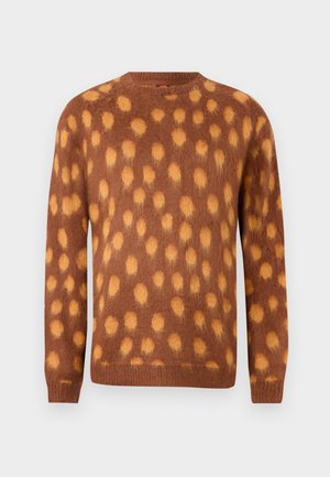 Brauner, fuzzy Pullover mit unregelmäßigen orangen Punkten, langen Ärmeln und geripptem Rundhalsausschnitt, Bündchen und Saum.