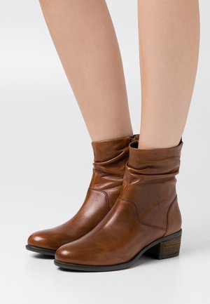 Steven New York, Bottines - cognac