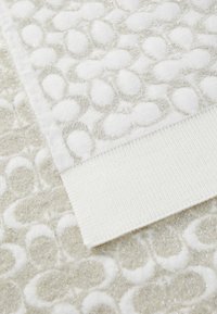 COACH SIGNATURE C MUFFLER - Κασκόλ - chalk