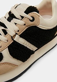 basket montante esprit