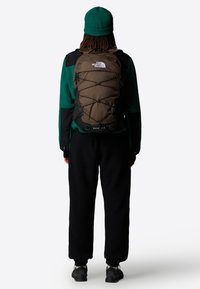 The North Face BOREALIS - Vandringsryggsäck - smokey brown tnf black