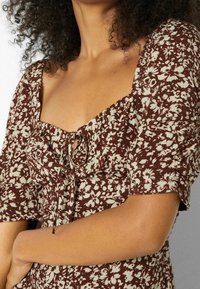 Bershka Denní šaty - brown