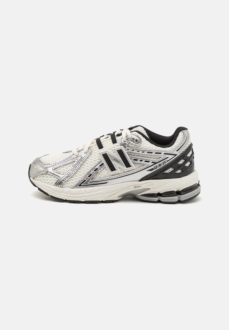 New Balance 1906 - Sneaker low - white/black/silver