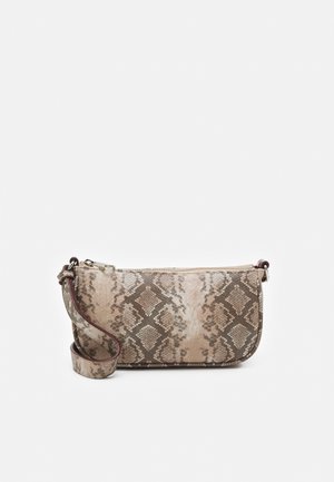 Slangeskinds crossbody taske i beige og brune nuancer. Har lynlås, justerbar strop og blød, struktureret overflade med diamantmønstre.