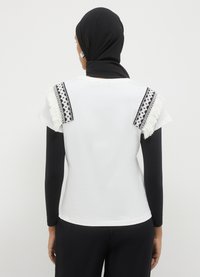 Calliope PASSAMANERIA  - T-shirt con stampa - bianco lana